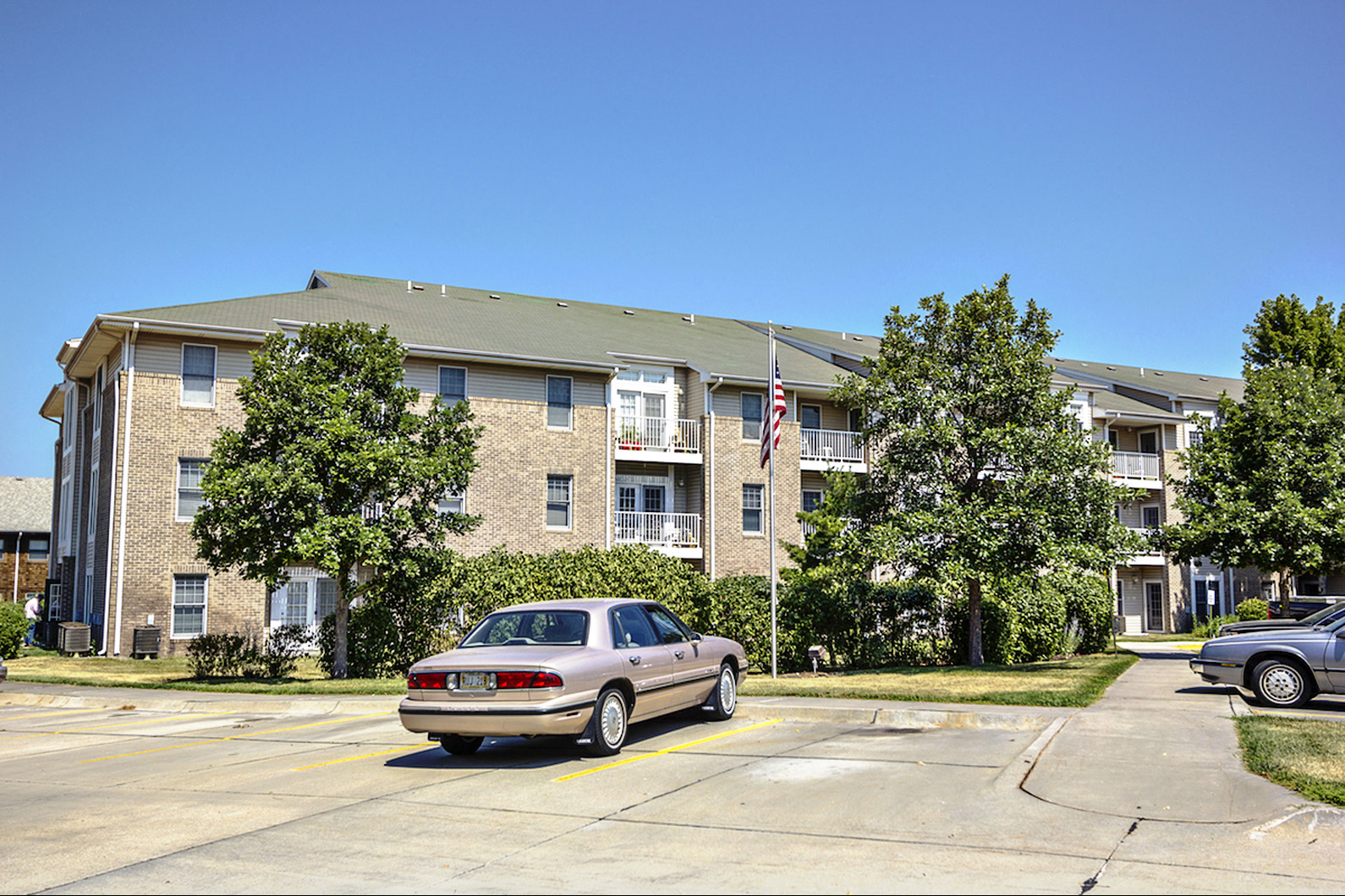 Sunrise Gardens Senior Living Apartments, 825 N Cotner Blvd, Lincoln